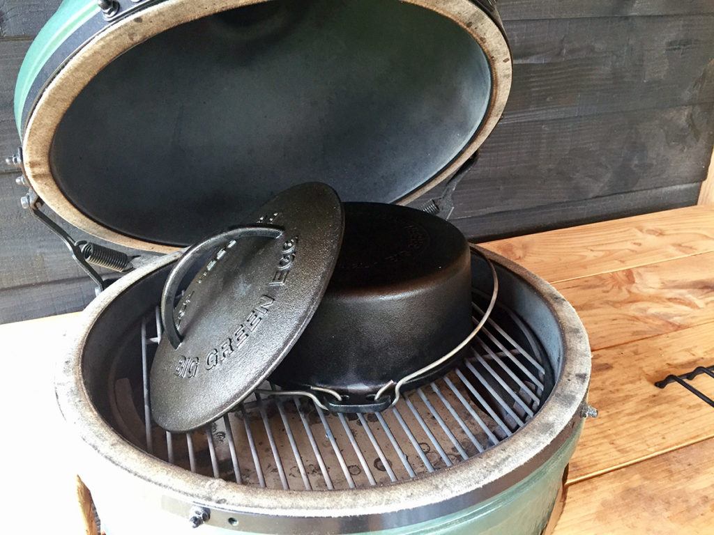 Vijfde Min compleet Dutch oven skillet gietijzer onderhoud en schoonmaken - BBQ Experience  Center