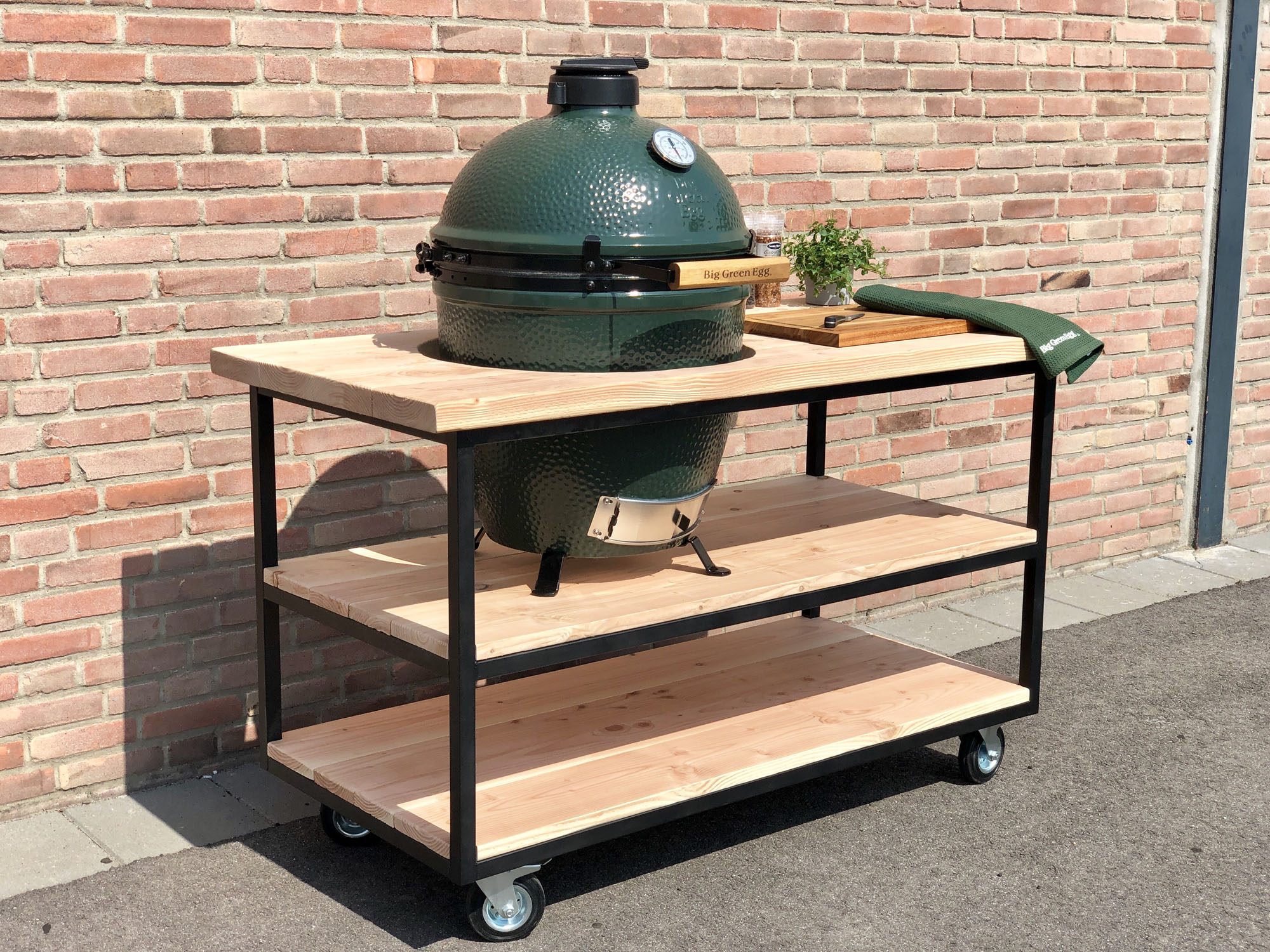 Stalen frame douglas tafel + Big Green Egg large BBQ Experience