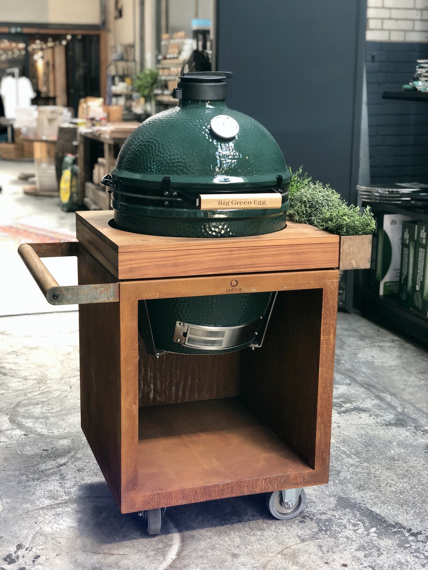 OFYR Kamado Table PRO Corten 65 + Big Green Egg large BBQ Experience